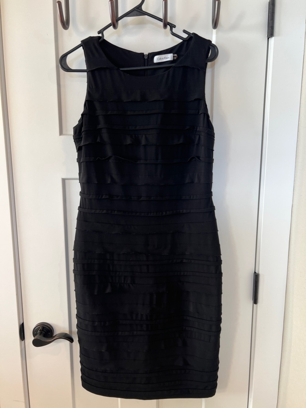 Calvin Klein Black Tiered Sheath Dress Size 8 Sleeveless Textured Cocktail Work